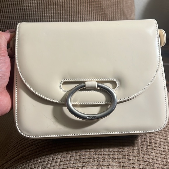 White Prada shoulder bag with authenticity card - Picture 8 of 16